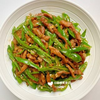 43. Ternera con pimientos verdes