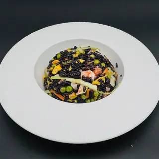 45. Riso venere con verdure e gamberi