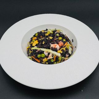 45. Riso venere con verdure e gamberi