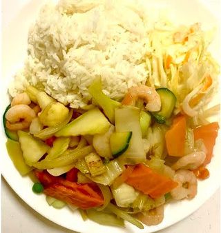 Krewetki koktajlowe z sosem pikantnym