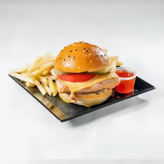 Burger de Frango com Bacon e Batata Frita