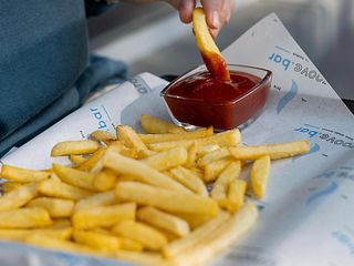 Картофель фри (180/50г)