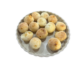 12 Pão de Queijo