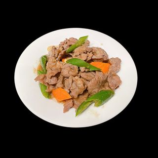 Manzo Peperoni piccante（尖椒炒牛肉）