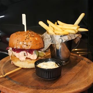Meniu duck burger