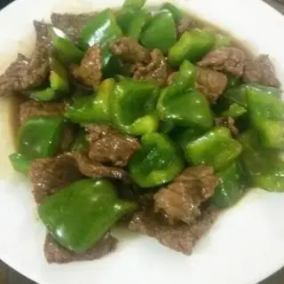 46. Ternera Con Pimientos Verdes