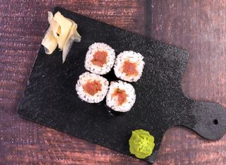 Хосомаки пикантна туна (4бр-60гр)