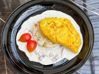 Куряча грудинка з рисом під грибним соусом 150/100/100г