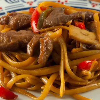 43-Tallarines Frito Con Ternera