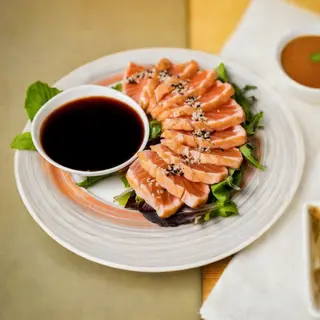 J38 Tataki salmone