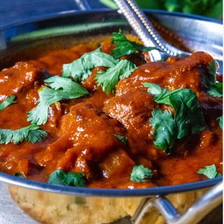 MIEL IN SOS DE CEAPA(Lamb rogan josh)
