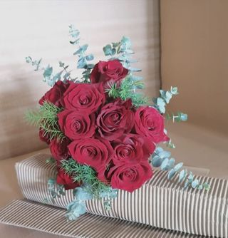 Ramo De Mano 12 Rosas Rojas