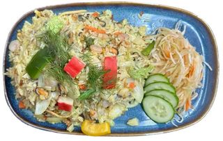 142.Ryż smażone rozmaitości” owoce morza