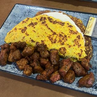 Cachapa De Queso De Mano Y Cochino Frito