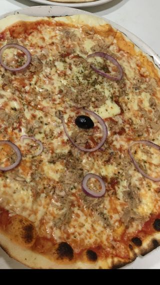 Tuna pizza