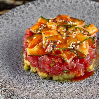 Tartar de ton cu kimchi de castraveți