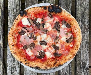 Pizza Prosciutto E Funghi