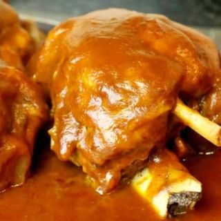 84. Codillo Con Salsa Especial China (2 Personas)