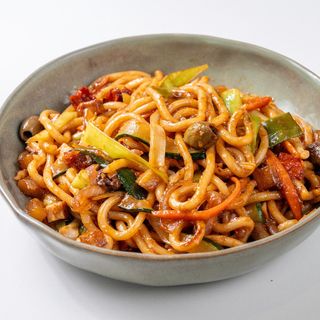 YAKI UDON CON POLLO take thai 