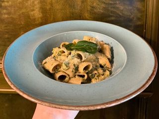 Паста шпинатна з куркою