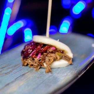 2 Pan de Bao con Carne Mechada