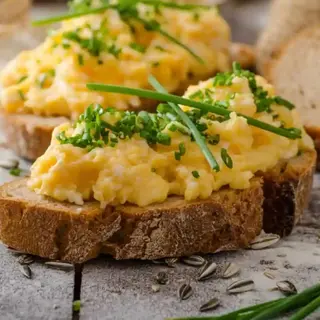 Tostada de huevos a tu manera