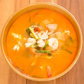 Sopa Tom Yum Con Pollo