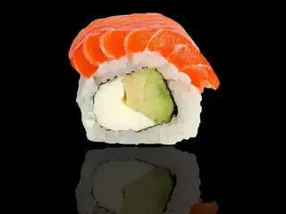 Philadelphia z wędzonym łososiem MAX 8 szt. (335g)