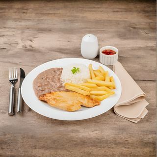 Bife de Frango com Arroz e Batata