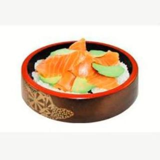 32.Chirashi De Salmón Y Aguacate