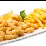 Plato Calamares con patata y bebida lata gratis