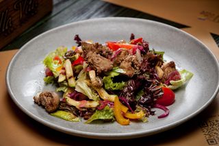 Салат з курячою печінкою (230г)