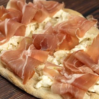 Pinsa Burrata e Prosciutto crudo