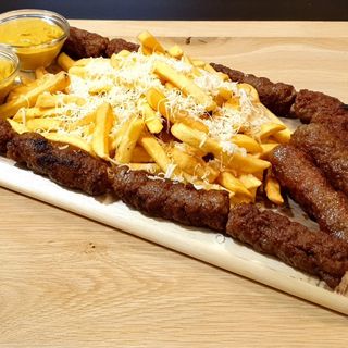 Platou de mici la metru