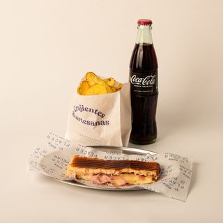 Menú Sandwich Mixto, Patatas Artesanales y Refresco