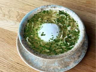 Курячий бульон з локшиною та індичкою (400ml)