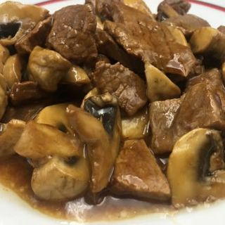 62. Ternera con Champiñones