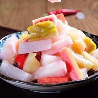 B1 ჩინური მწნილი ჩილის სოუსით