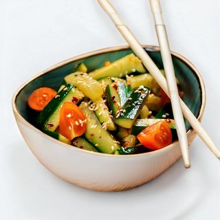 Sunomono salata pikantni krastavac