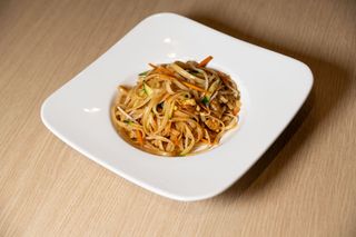 Fettuccine saltate con verdure