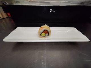 Salmon & avocado Sesame Maki