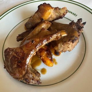 Costolette d'abbacchio con patate