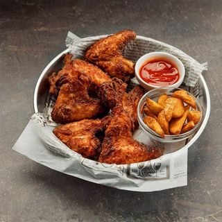 Pileća krilca 600gr + krompir + sos