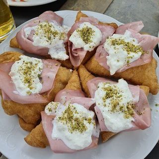 CHIACCHIERE BURRATA E MORTADELLA