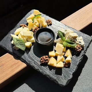 Сирна тарілка (200/50г)