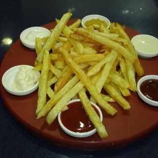 Ración De Patatas 6 Salsas