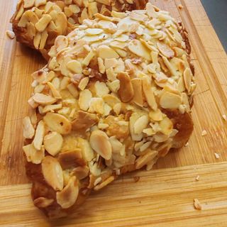 Almond croissant od prirodnog kvasa 120g