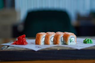 Філадельфія з огірком (8шт/240г)