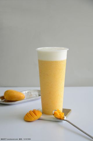 Mango milk tea con tapioca