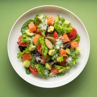 Салат з лососем